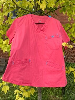 MedCouture Scrub Top Coral/Belize blue Sz M Style 8403